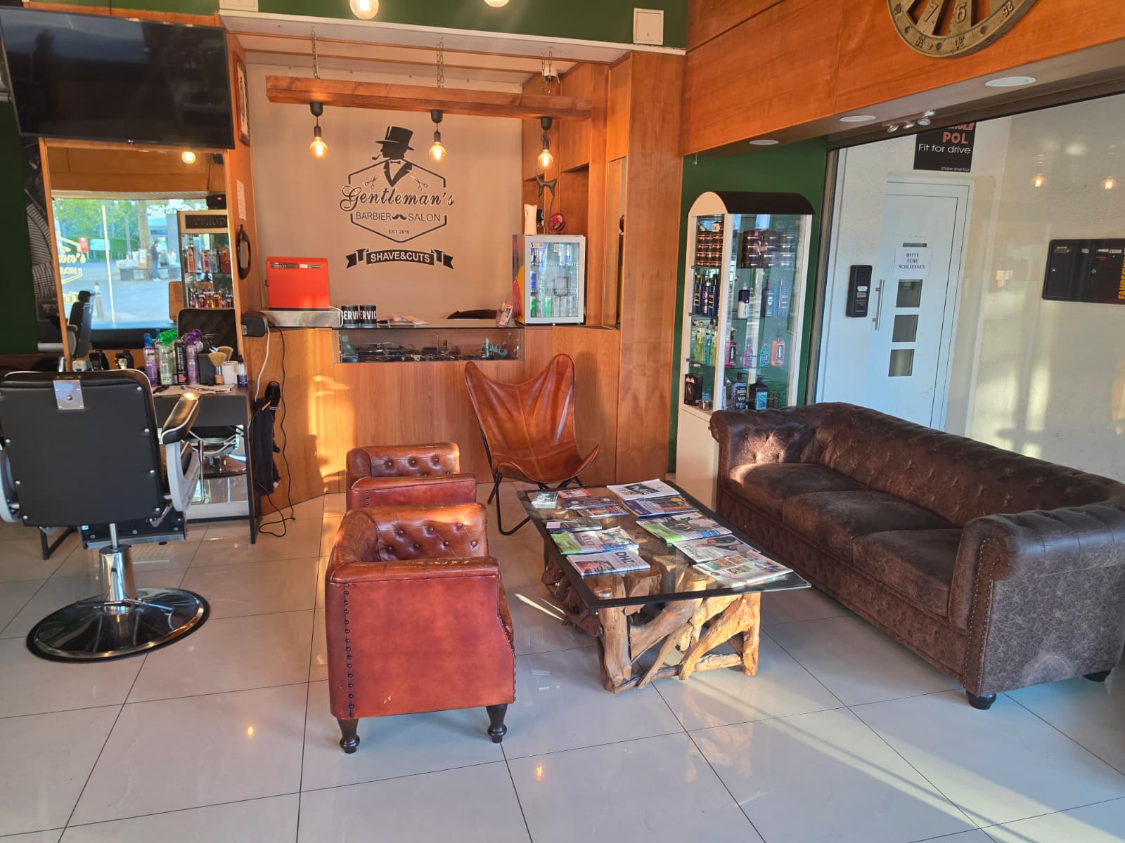 Sitzecke im Gentleman's Barbier Salon