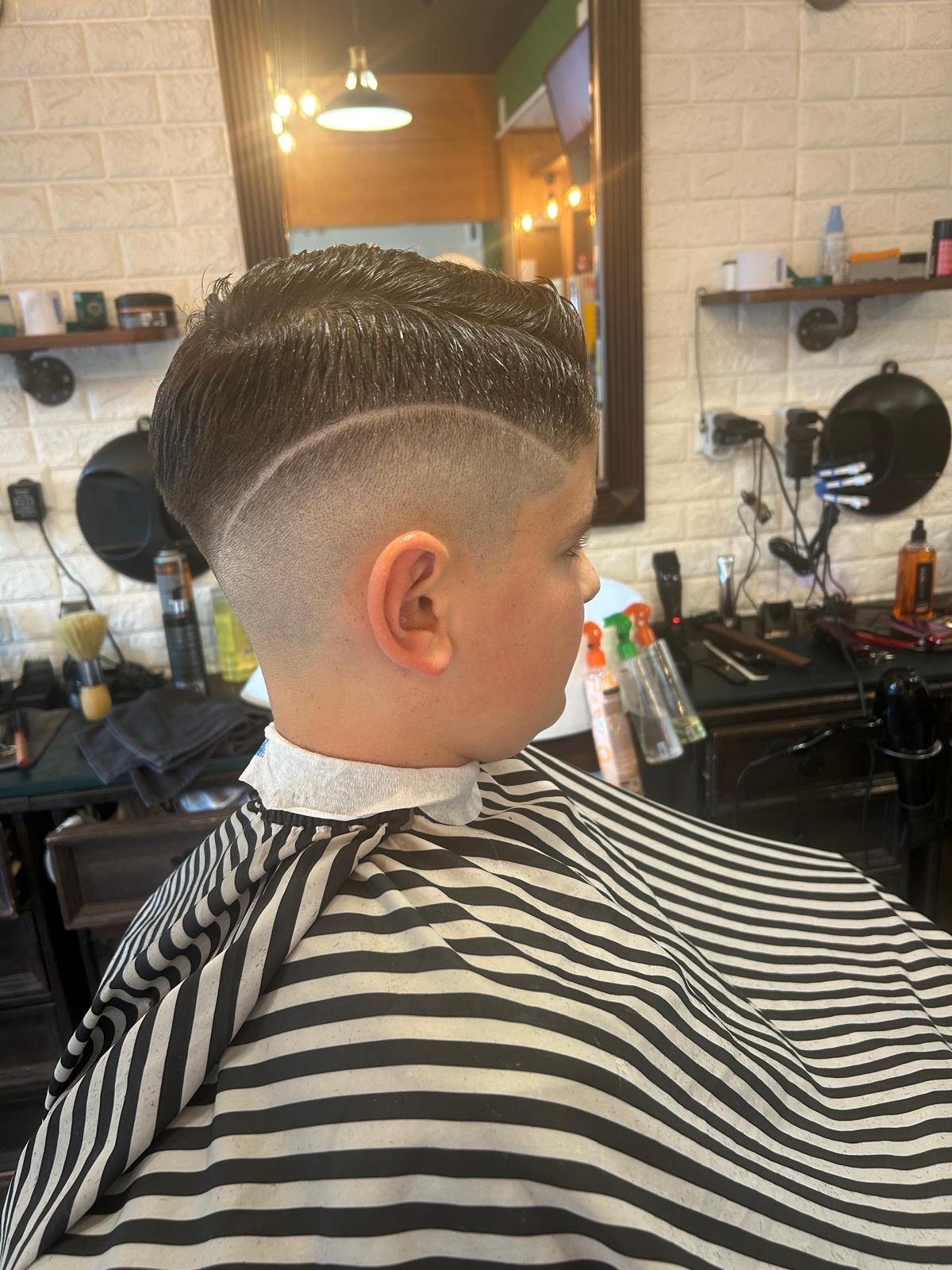 Herrenhaarschnitt Beispiel 5 von Gentleman's Barbier Salon